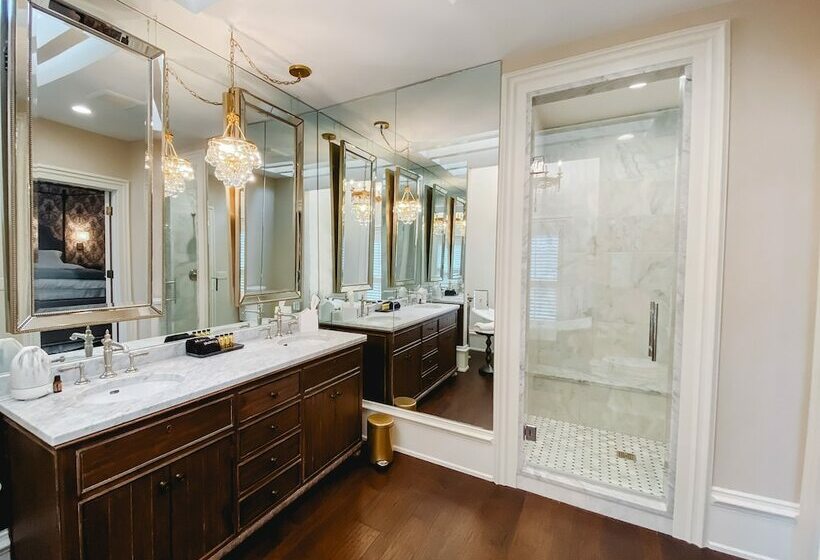 The Lilley Mansion Bed & Breakfast