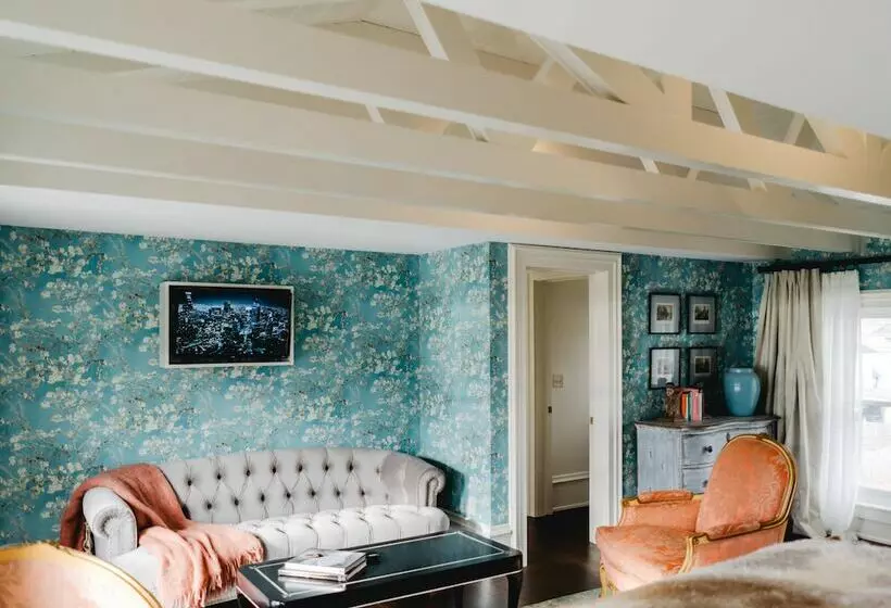 The Lilley Mansion Bed & Breakfast