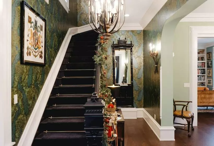 The Lilley Mansion Bed & Breakfast