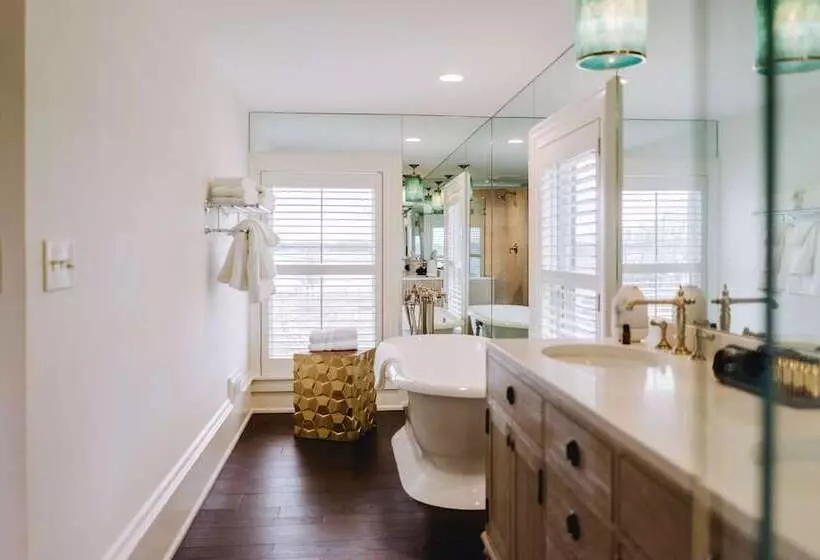 The Lilley Mansion Bed & Breakfast