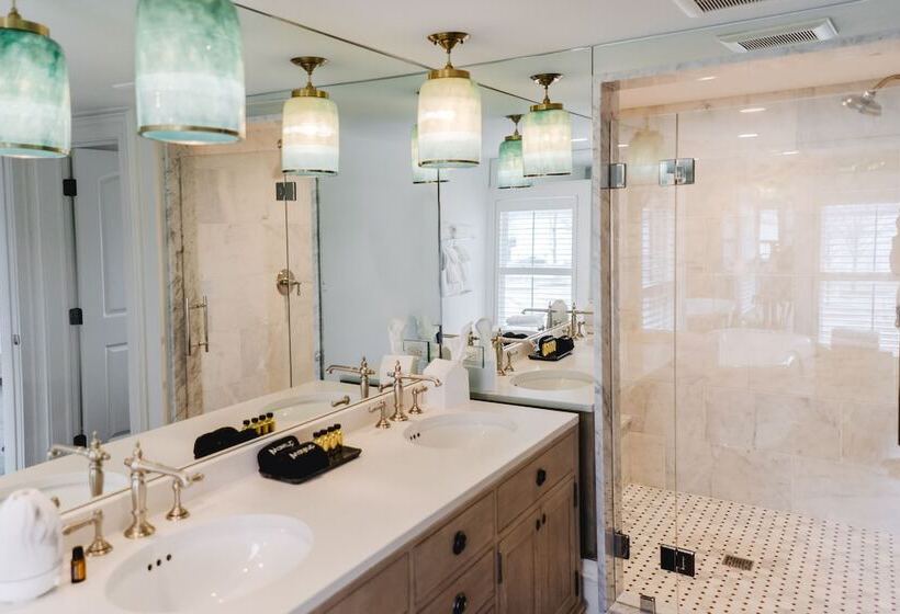 The Lilley Mansion Bed & Breakfast