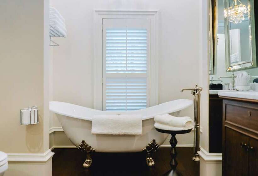 The Lilley Mansion Bed & Breakfast