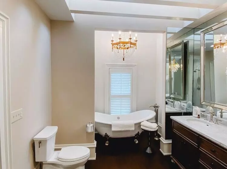 The Lilley Mansion Bed & Breakfast