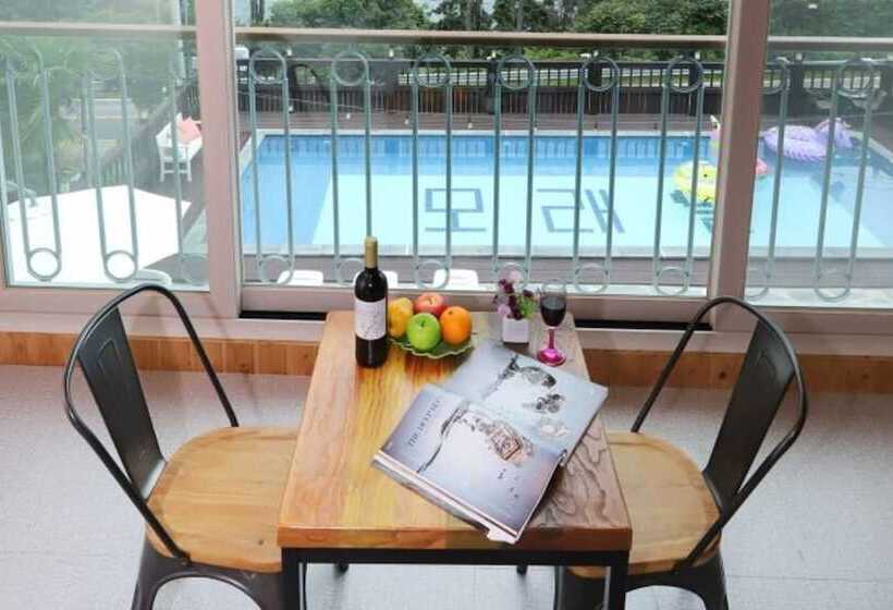 Yeosu Moraeal Pet Heated Pool Pension