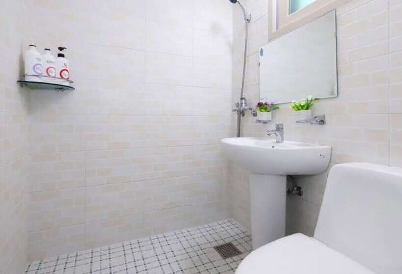 Yeosu Moraeal Pet Heated Pool Pension