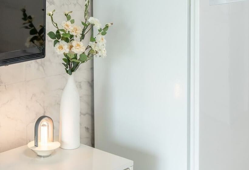 Yeosu Moraeal Pet Heated Pool Pension