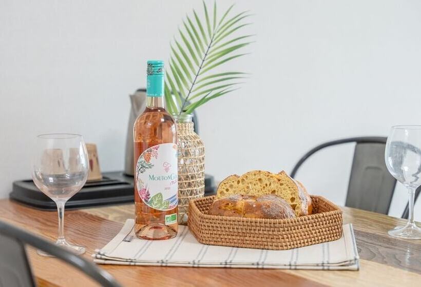 Yeosu Moraeal Pet Heated Pool Pension