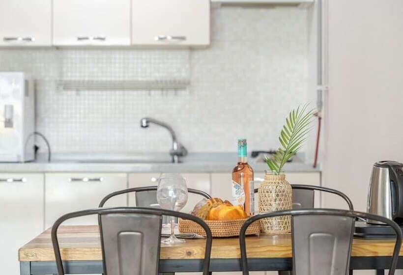 Yeosu Moraeal Pet Heated Pool Pension