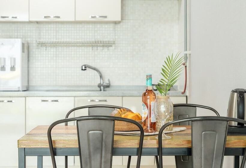 Yeosu Moraeal Pet Heated Pool Pension