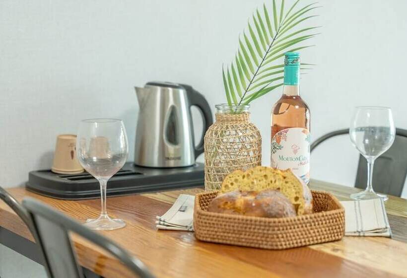 Yeosu Moraeal Pet Heated Pool Pension