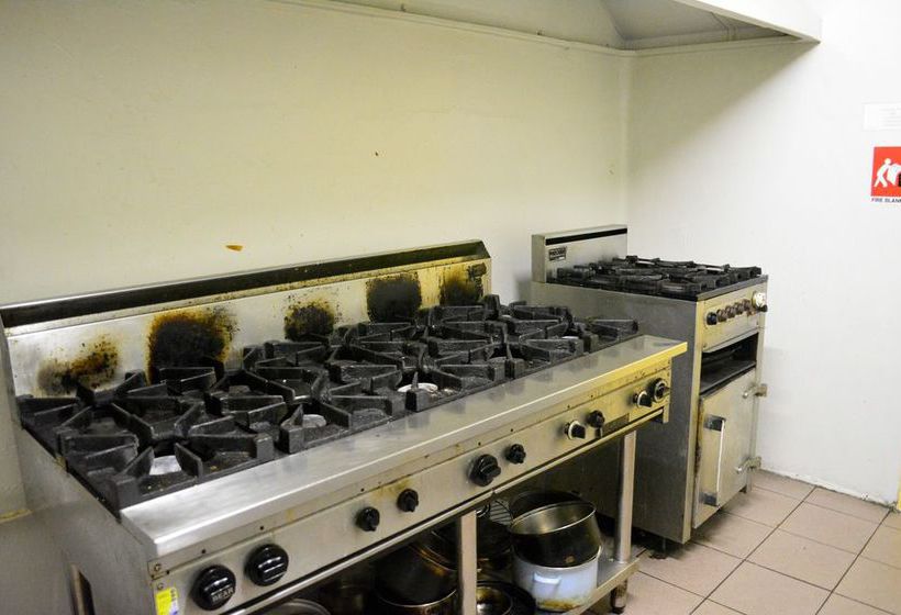 فندق صغير Oslo Hotel Backpackers