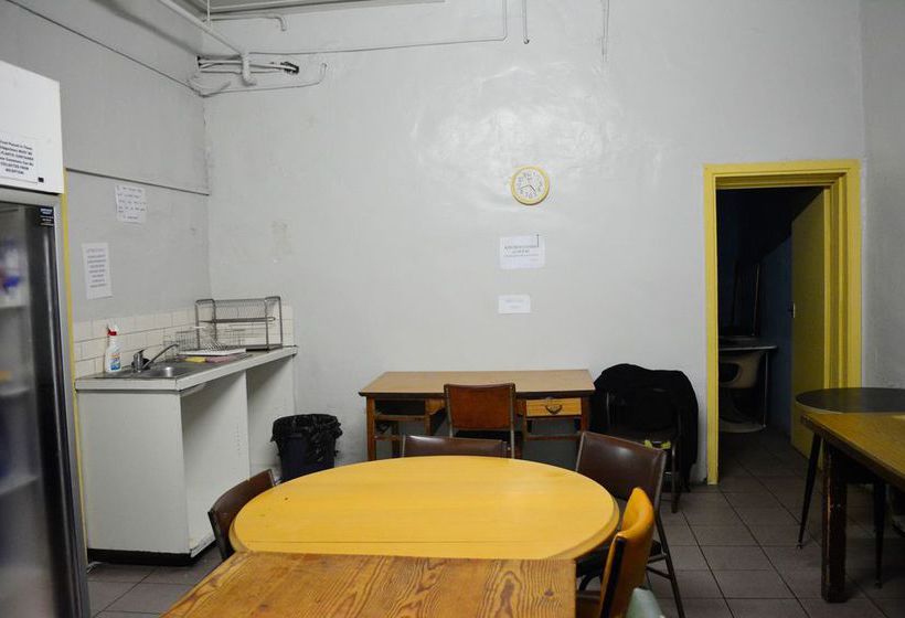 فندق صغير Oslo Hotel Backpackers