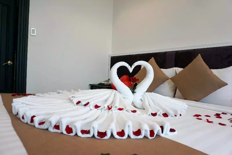 هتل Adina