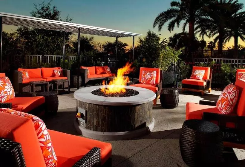 ホテル Courtyard By Marriott Orlando Lake Nona