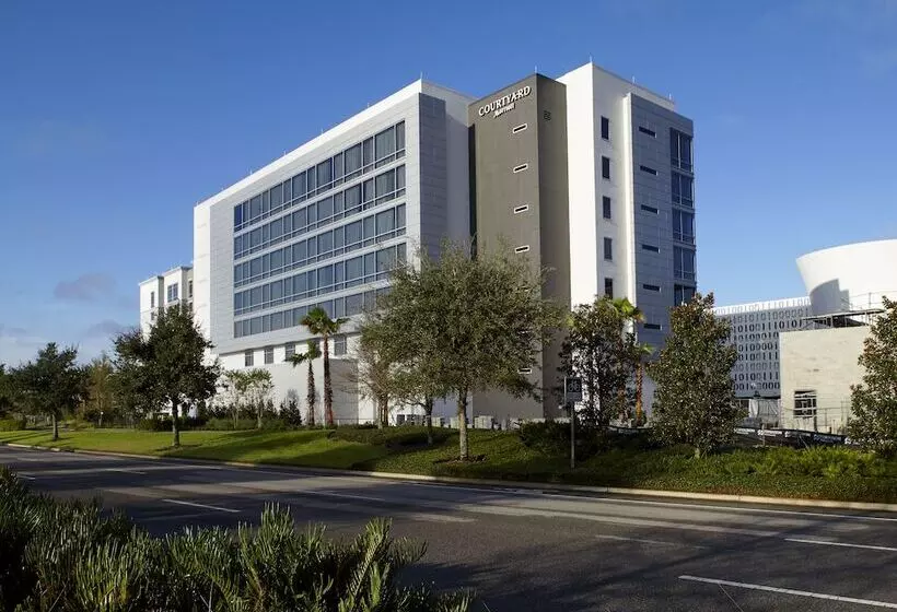 ホテル Courtyard By Marriott Orlando Lake Nona
