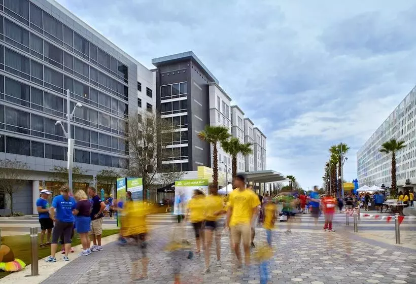 ホテル Courtyard By Marriott Orlando Lake Nona