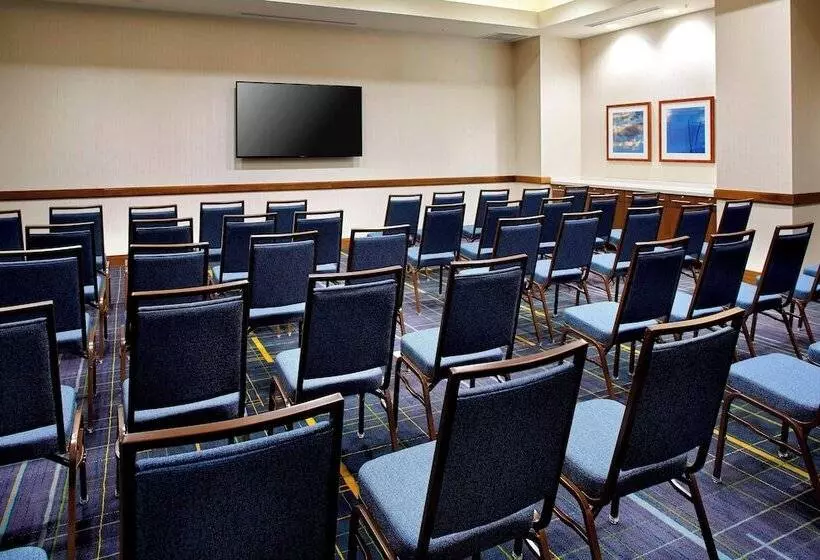 ホテル Courtyard By Marriott Orlando Lake Nona