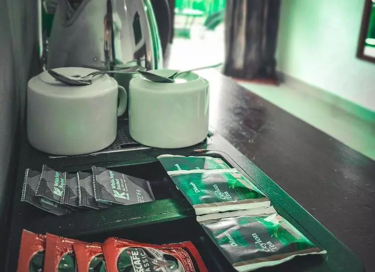 فندق Elephant Park   New Deal! Half Off Airport Pickups Available