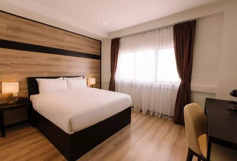 هتل The Chill Suites City Center