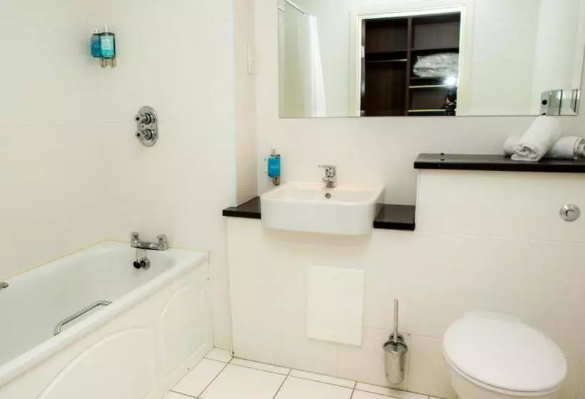 Отель Harry's Of Kinnegad