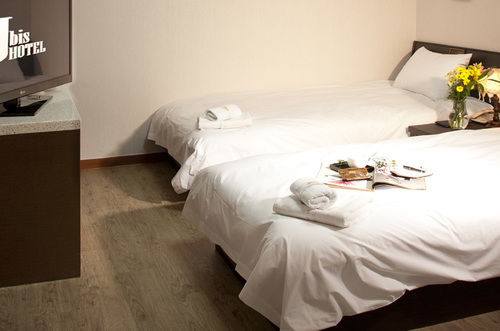 בית מלון כפרי Jbis