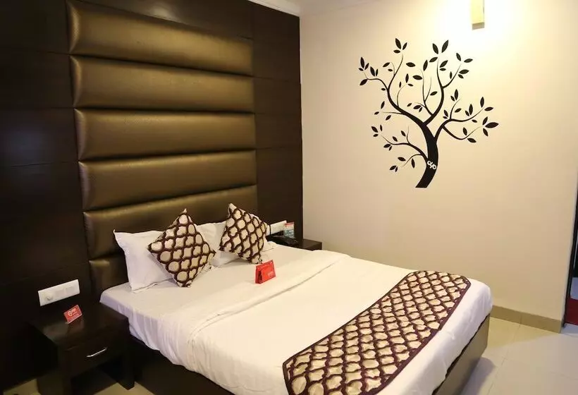 هتل Oyo Rooms Kisan Bhawan Chowk
