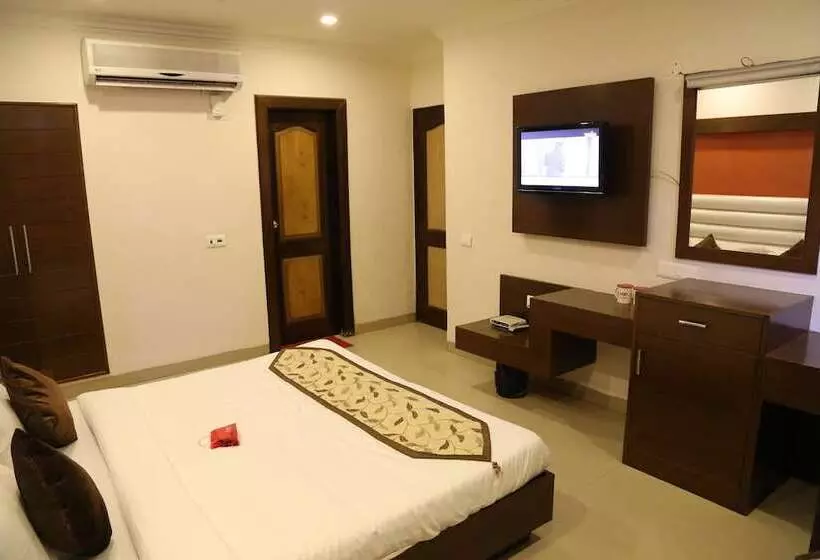 هتل Oyo Rooms Kisan Bhawan Chowk