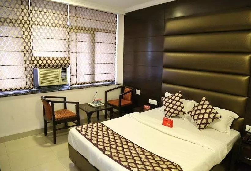 هتل Oyo Rooms Kisan Bhawan Chowk