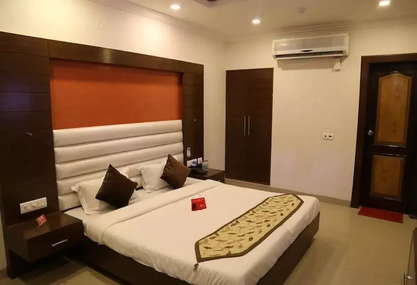 هتل Oyo Rooms Kisan Bhawan Chowk