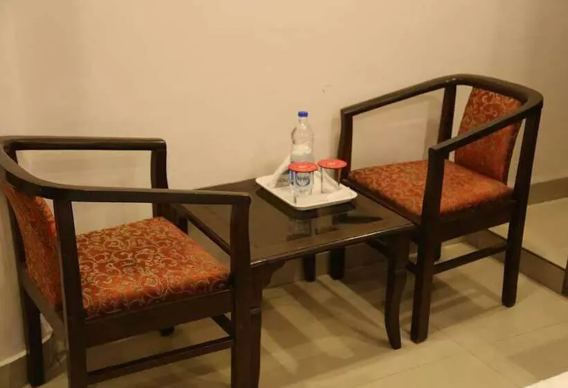 هتل Oyo Rooms Kisan Bhawan Chowk