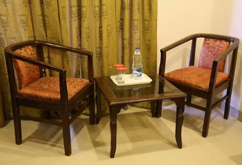 هتل Oyo Rooms Kisan Bhawan Chowk