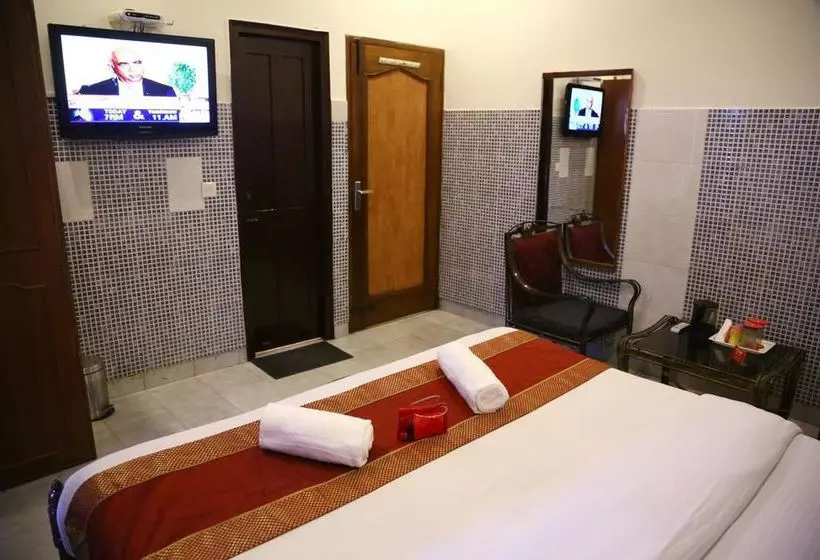هتل Oyo Rooms Sector 7C Chandigarh