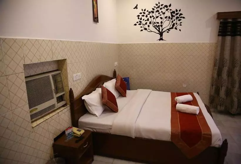 هتل Oyo Rooms Sector 7C Chandigarh