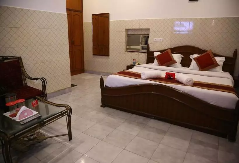 هتل Oyo Rooms Sector 7C Chandigarh