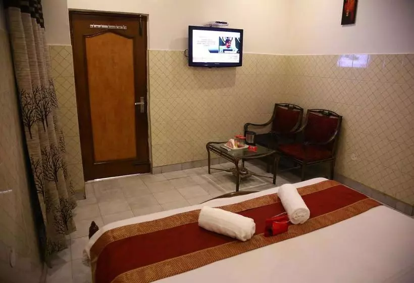 هتل Oyo Rooms Sector 7C Chandigarh