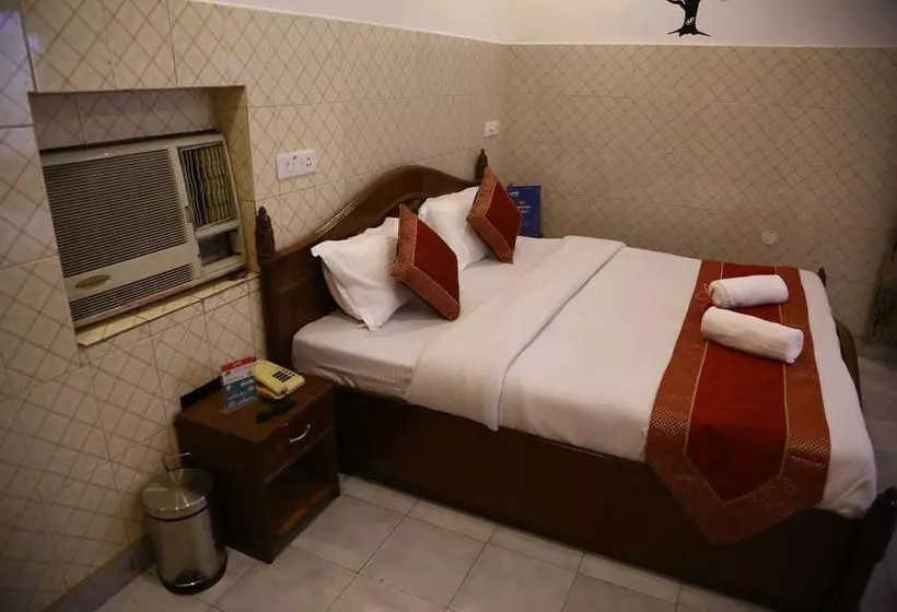 هتل Oyo Rooms Sector 7C Chandigarh