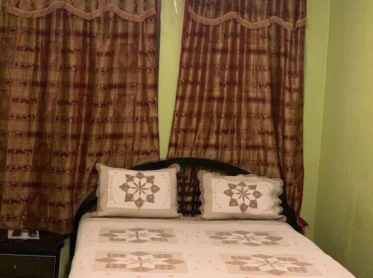 هتل Pavillon Des Receptions &