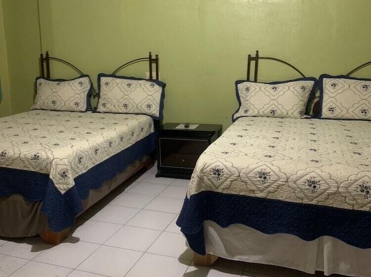 هتل Pavillon Des Receptions &