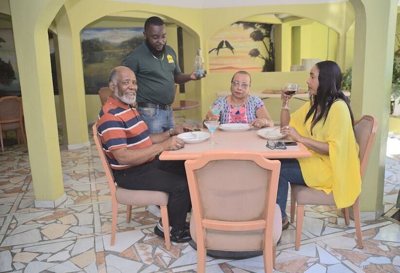 هتل Pavillon Des Receptions &