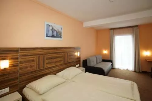 Отель Pinguin Koralpe