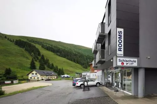 Отель Pinguin Koralpe