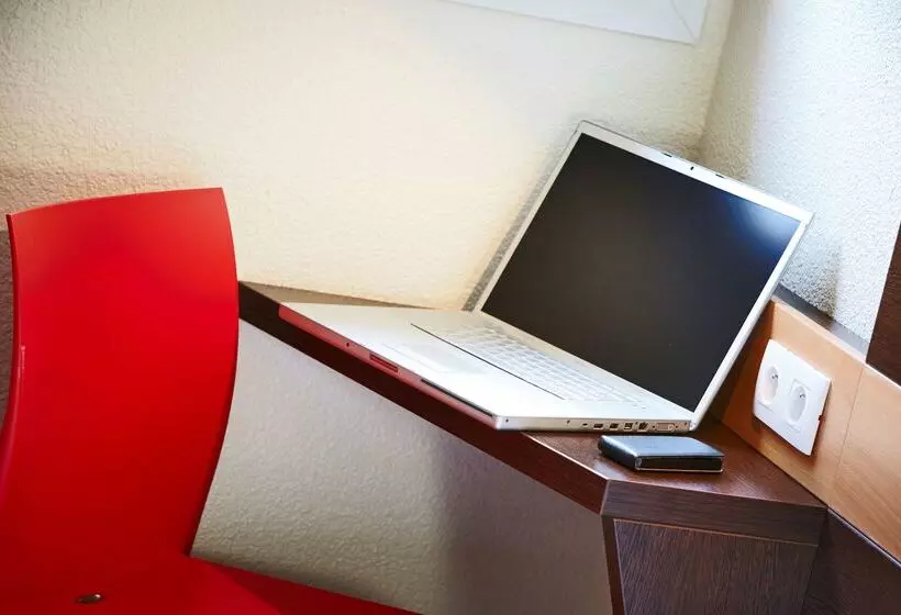 Отель Premiere Classe Amiens Est Glisy