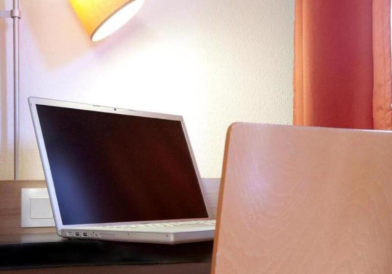 ホテル Premiere Classe Amiens Est Glisy