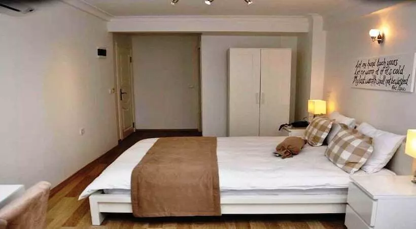 هتل The Print House