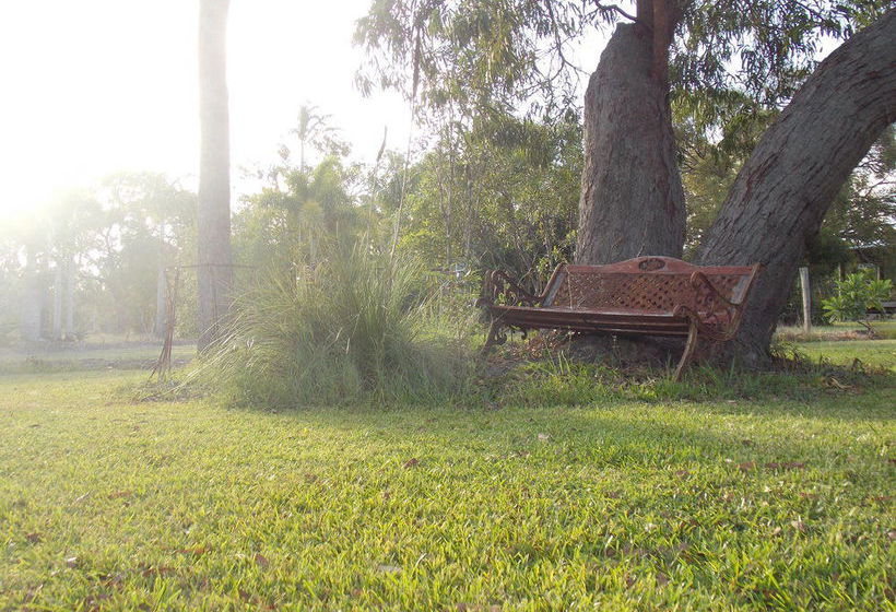 The Lovely Cottages Country Retreat