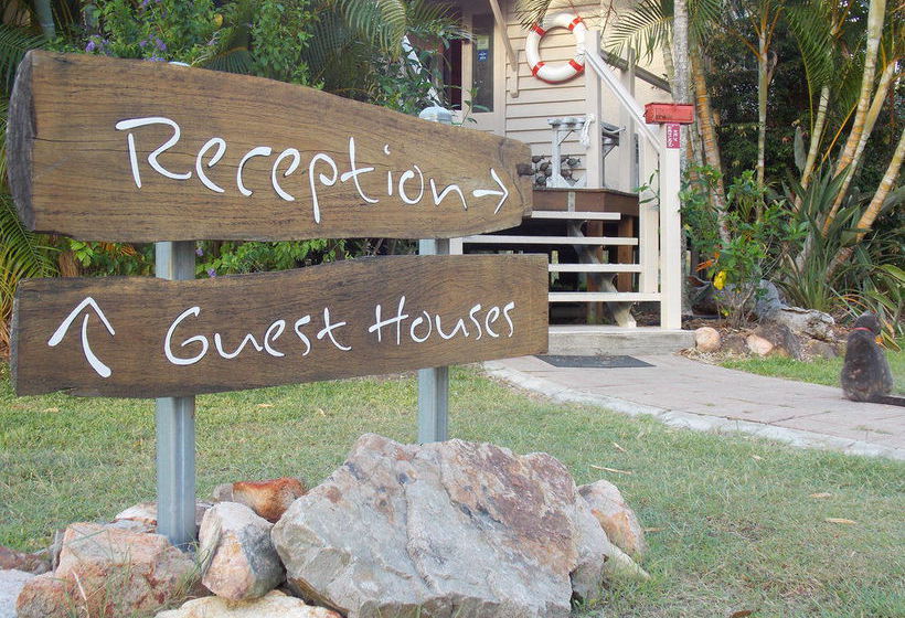 The Lovely Cottages Country Retreat