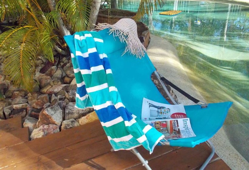 The Lovely Cottages Country Retreat