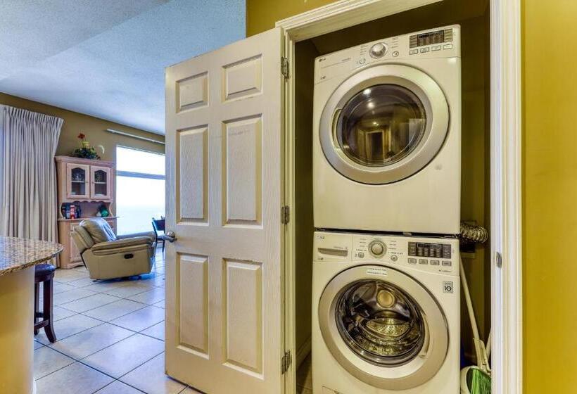 Sterling Resorts Grand Panama Beach Resort