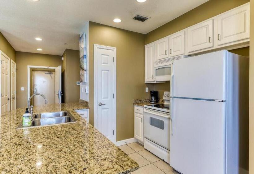 Sterling Resorts Grand Panama Beach Resort