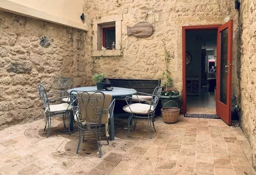 Hotelli Araçatı Pansiyon